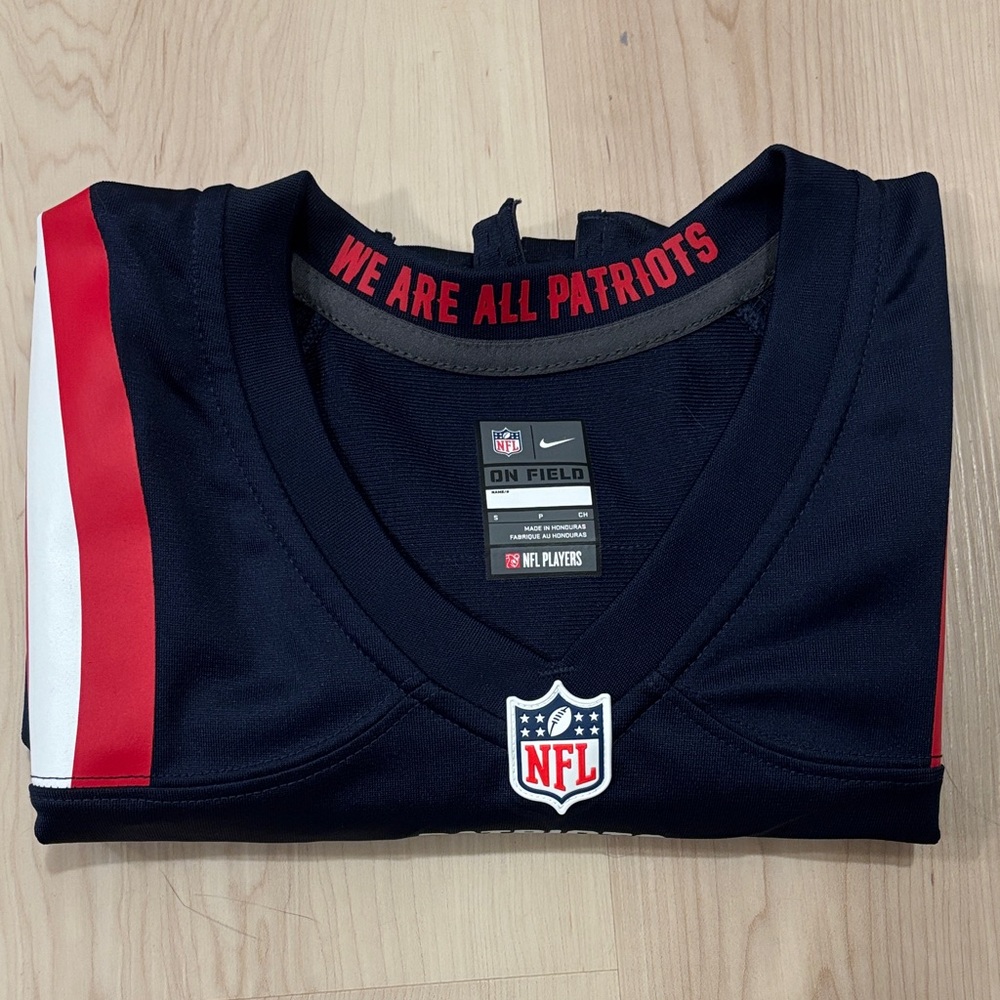*OFFICIAL* New England Patriots Mac Jones Patriots Jersey Women’s Size S - Picture 14 of 14